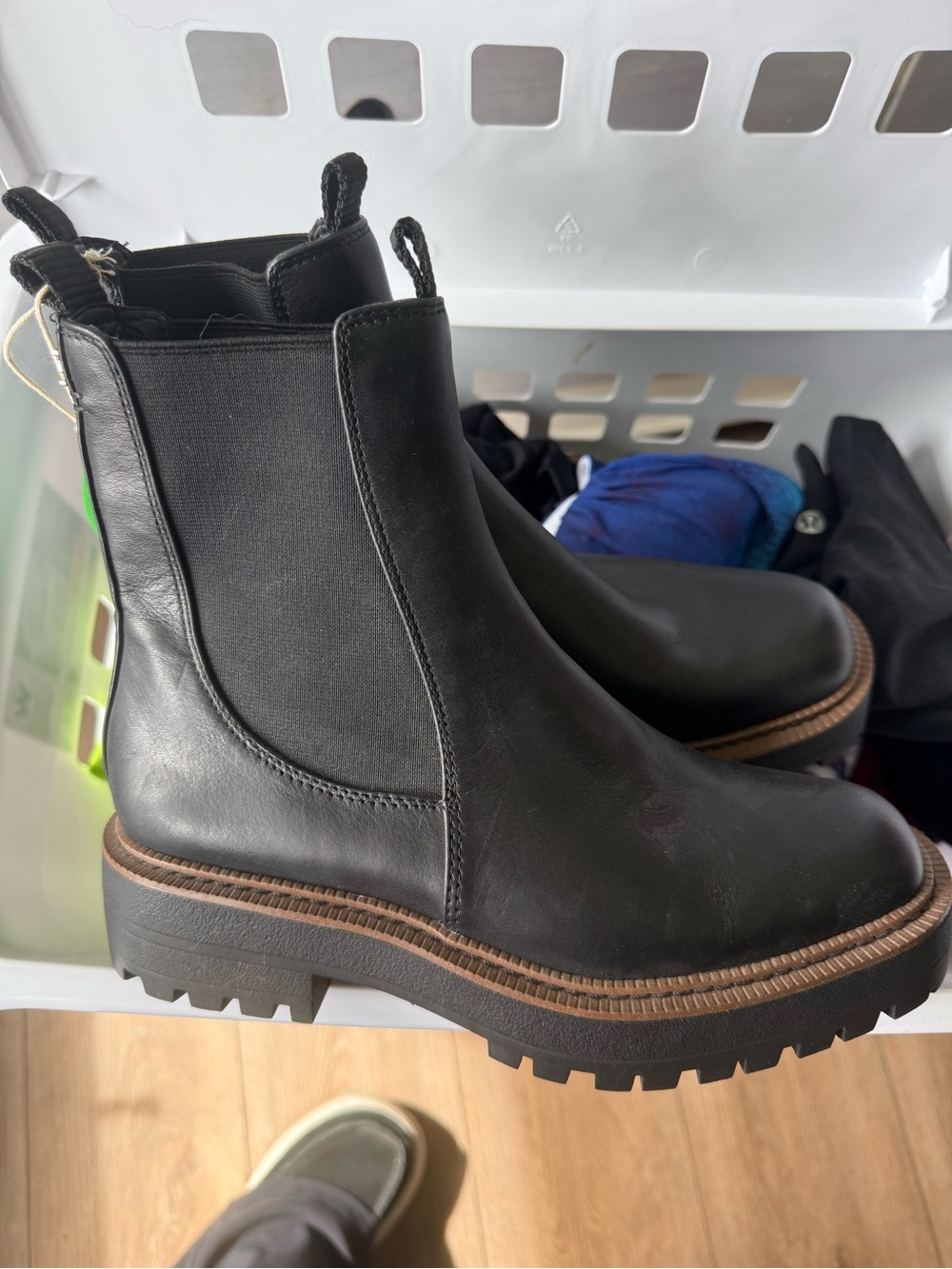 Stuart Weitzman Black Chelsea Lug-Soled Ankle Boots - Women's